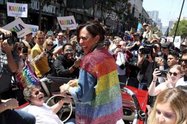 Kamala Harris Dances at LGBT Pride Parade in San Francisco