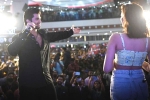 Vijay Deverakonda latest, Vijay Deverakonda latest update, vijay deverakonda gets shocked with the huge crowds, Madness