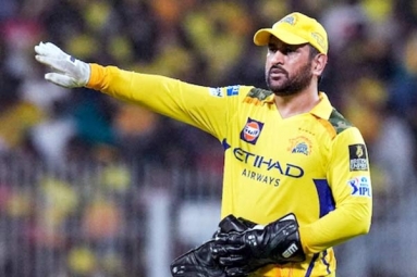 MS Dhoni&#039;s Rs 100 Crore Defamation Case