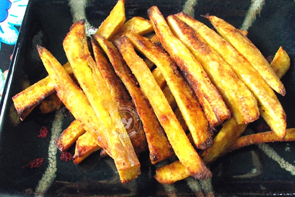 Baked Plantain Fries},{Baked Plantain Fries